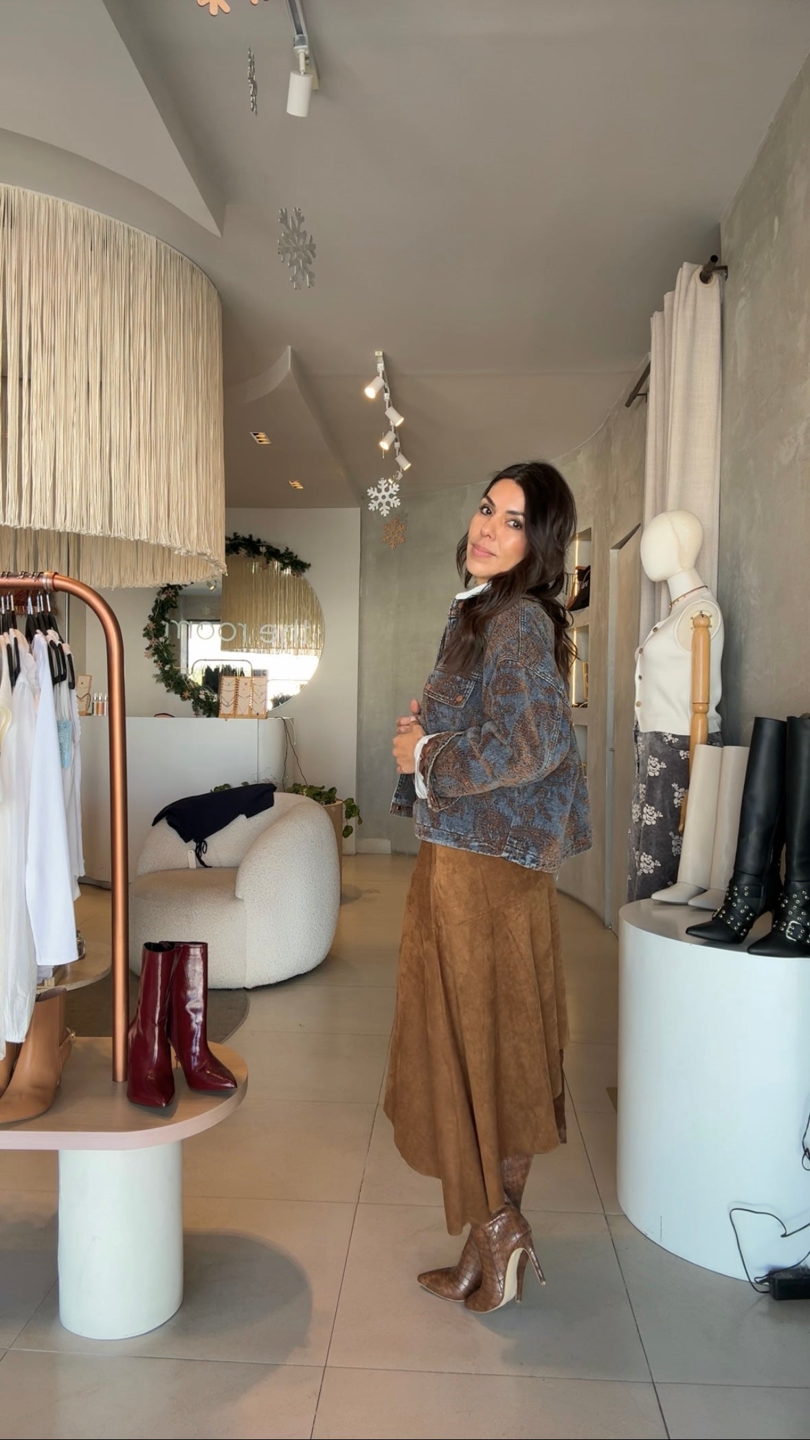 Falda suede cafe con encaje