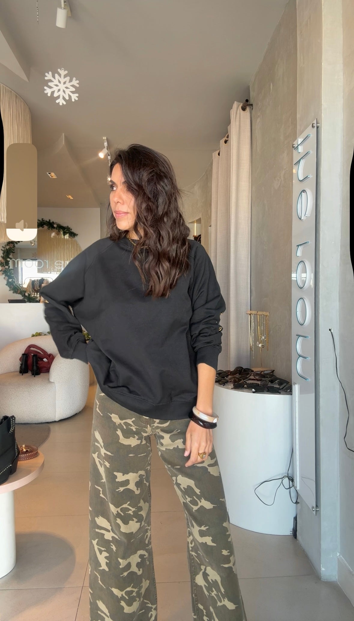 Sudadera negra estrella