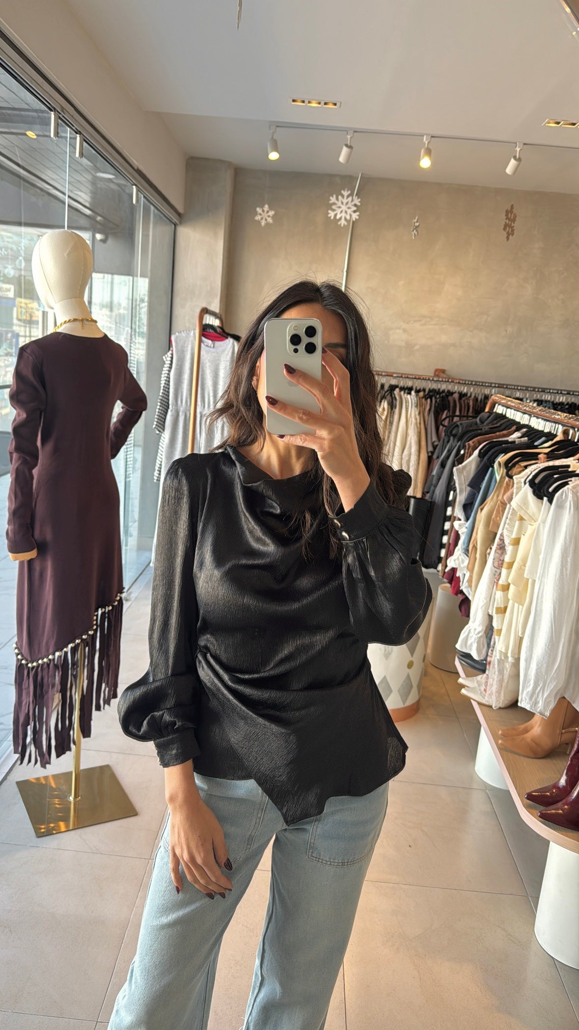 Blusa satín negra