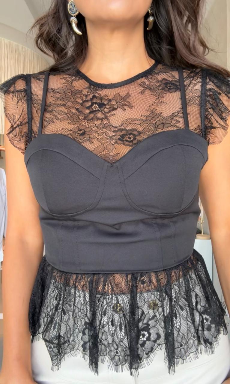 Top negro encaje
