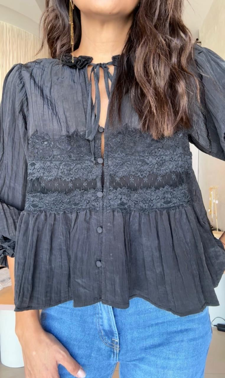 Blusa negra boho encaje