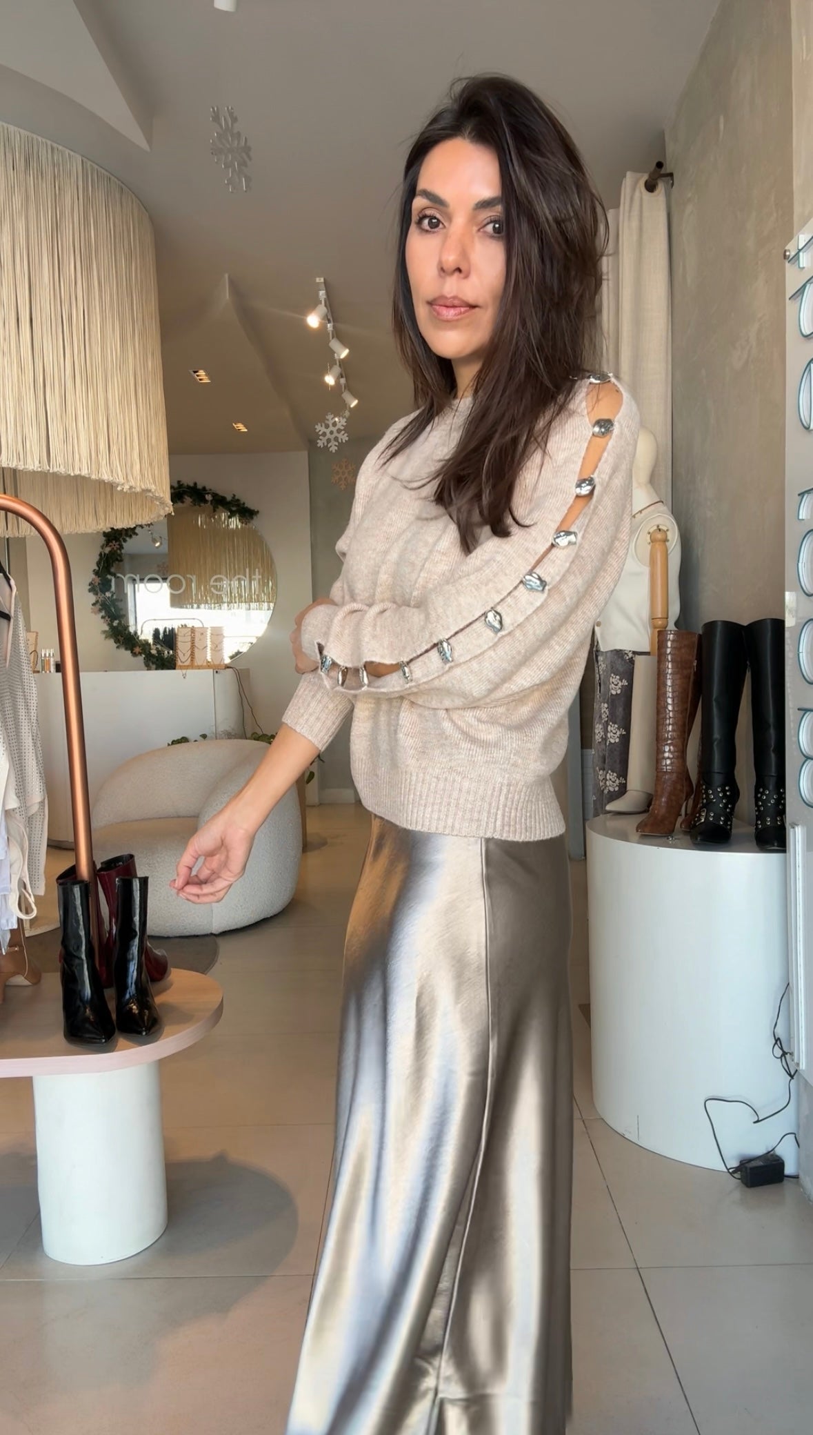 Falda dorada satinada