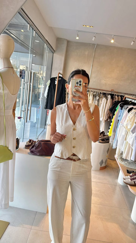 Set beige rayado chaleco y pantalón