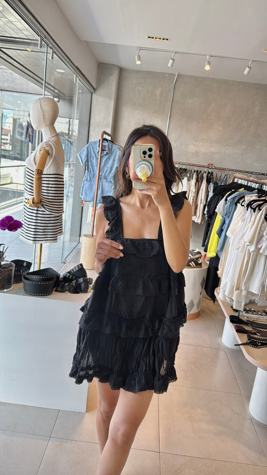 Vestido corto negro con encaje