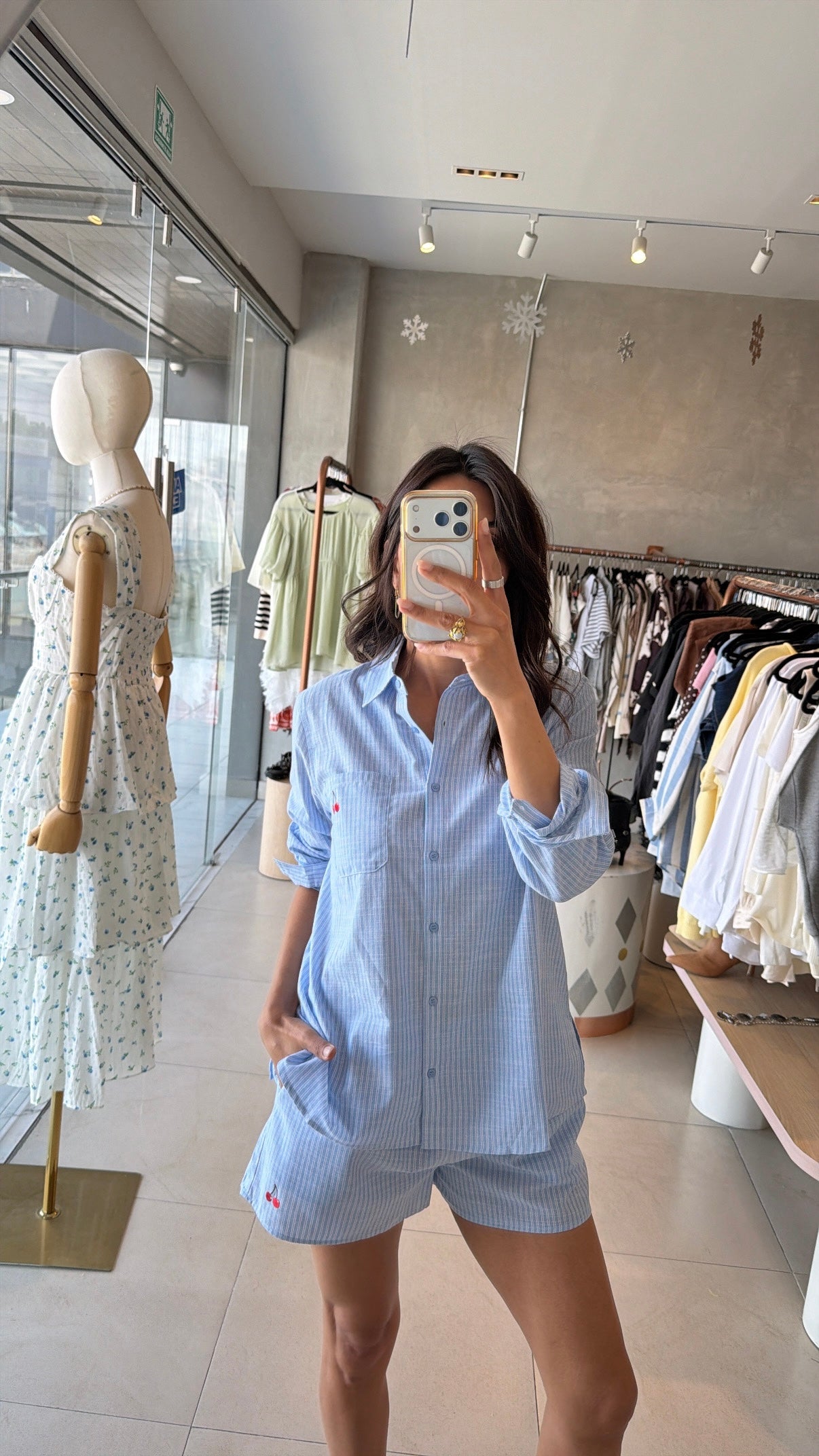 Set short y camisa cereza azul