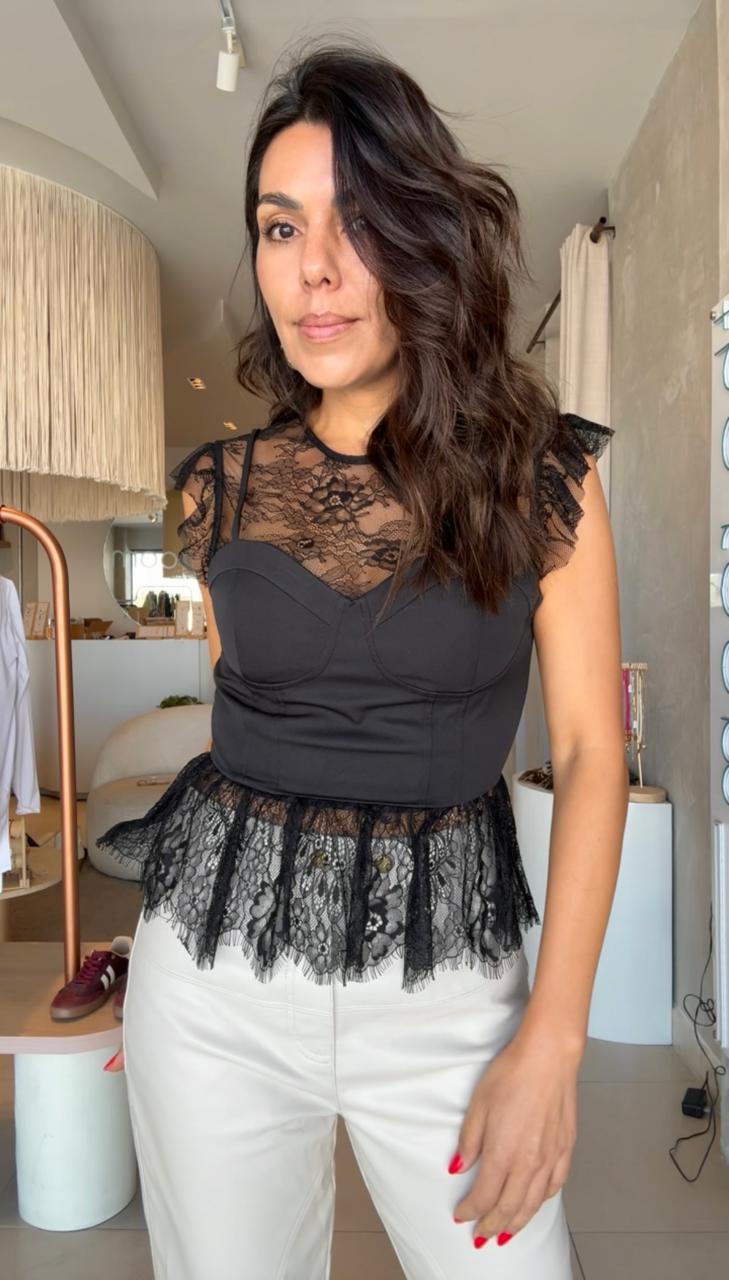 Top negro encaje