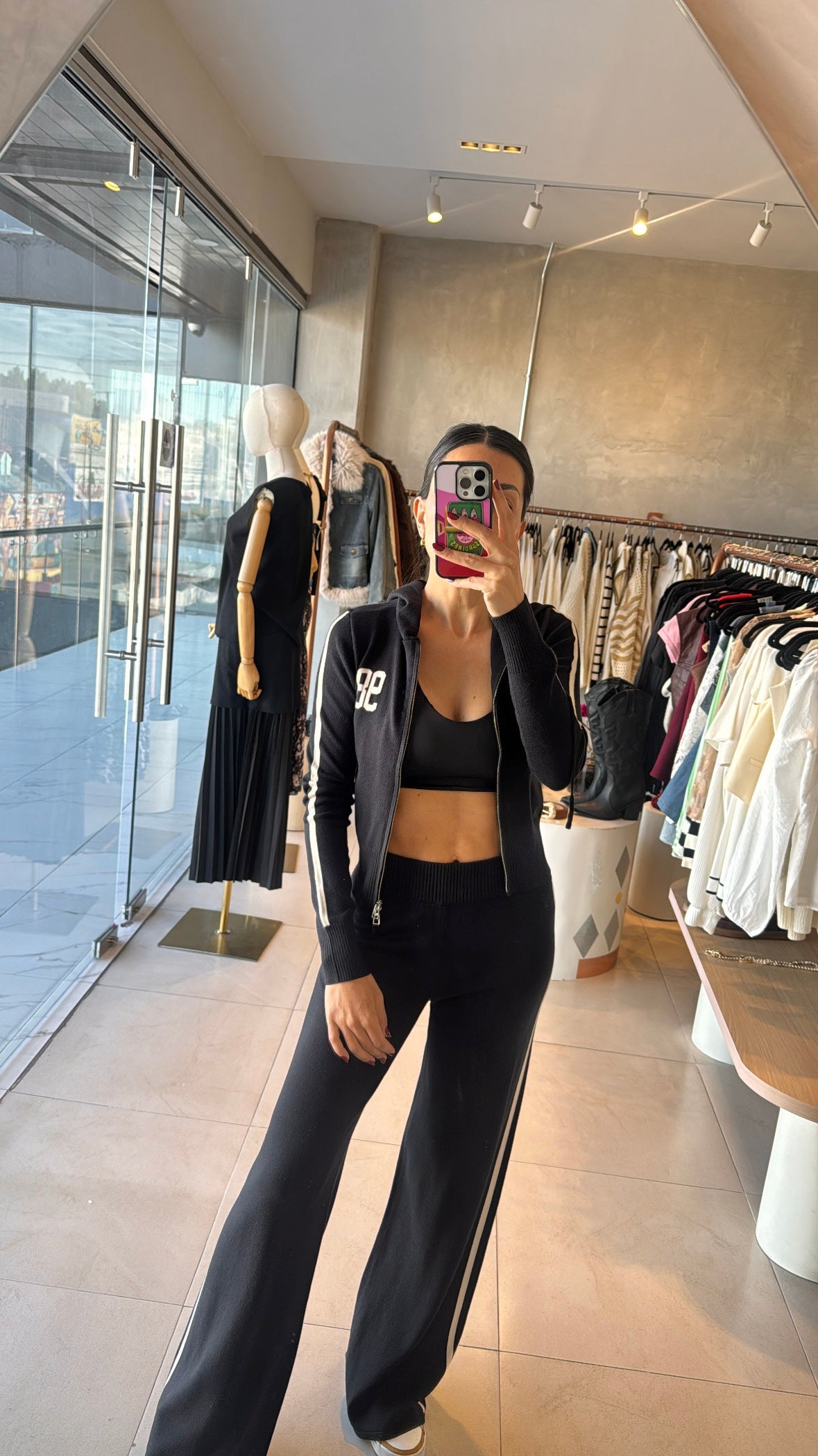 Set negro con blanco