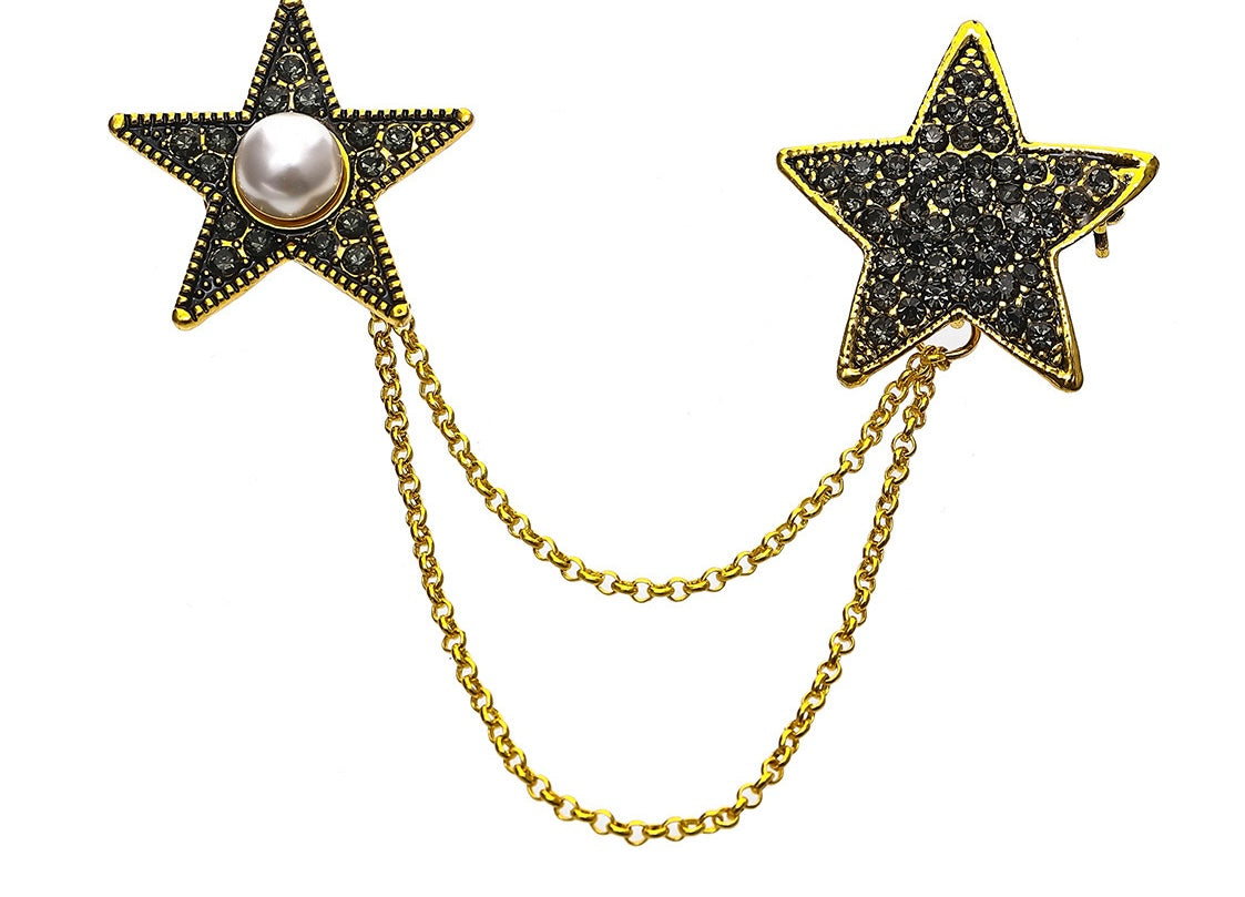 Pin estrella y cadena