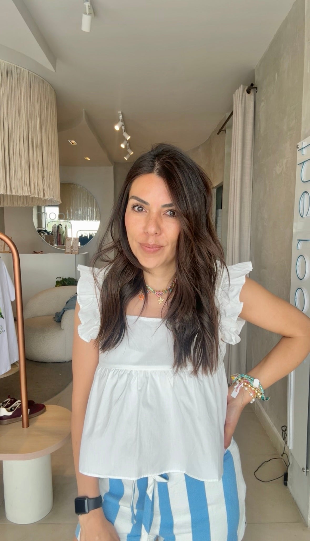 Blusa blanca manga volante