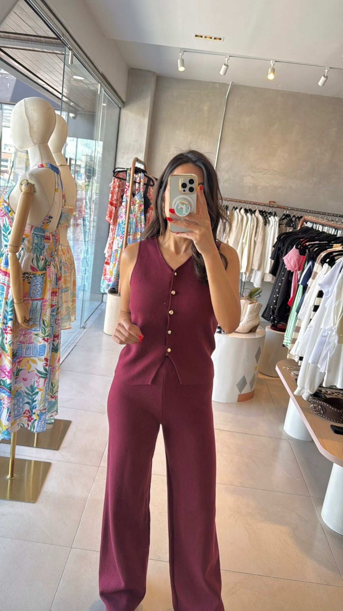 Set vino chaleco y pantalón punto