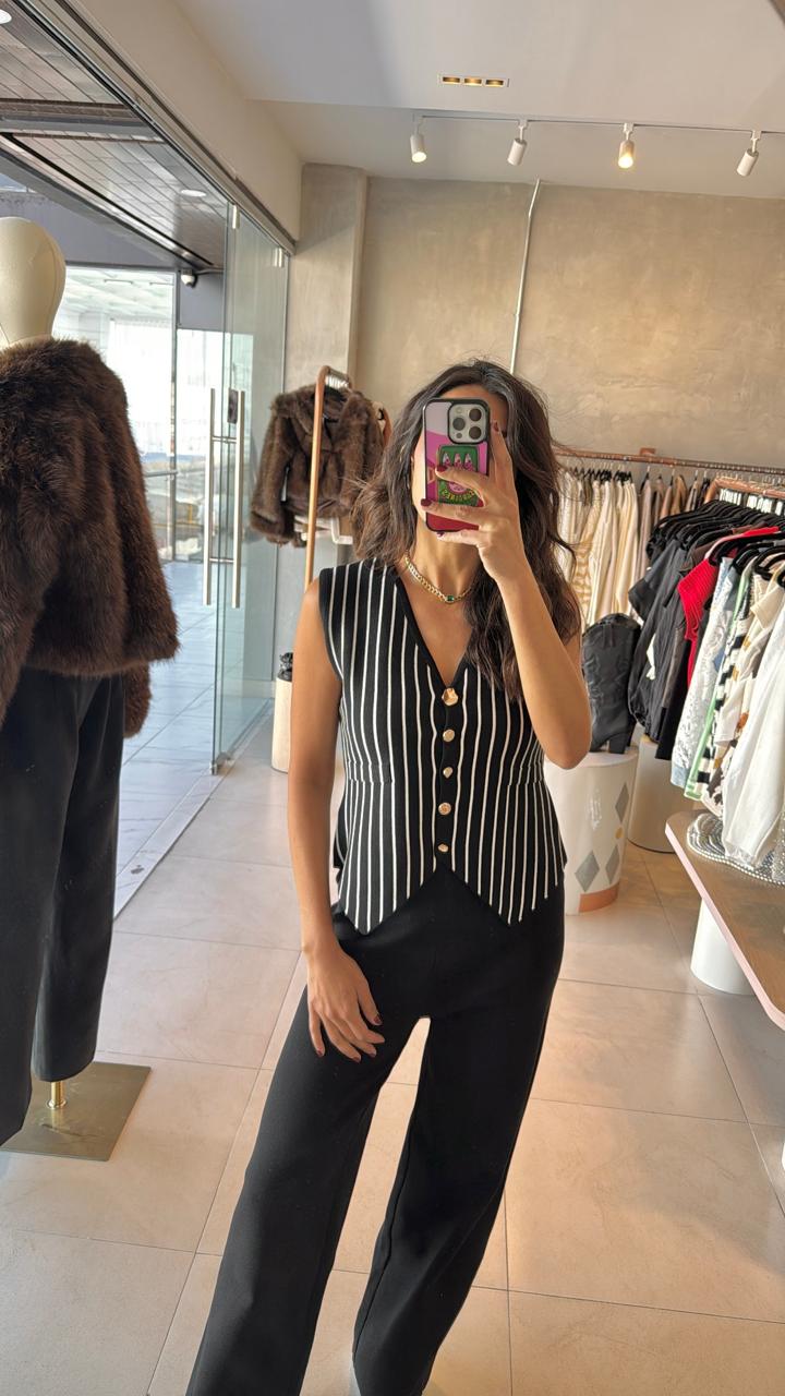 Set negro rayado chaleco y pantalón