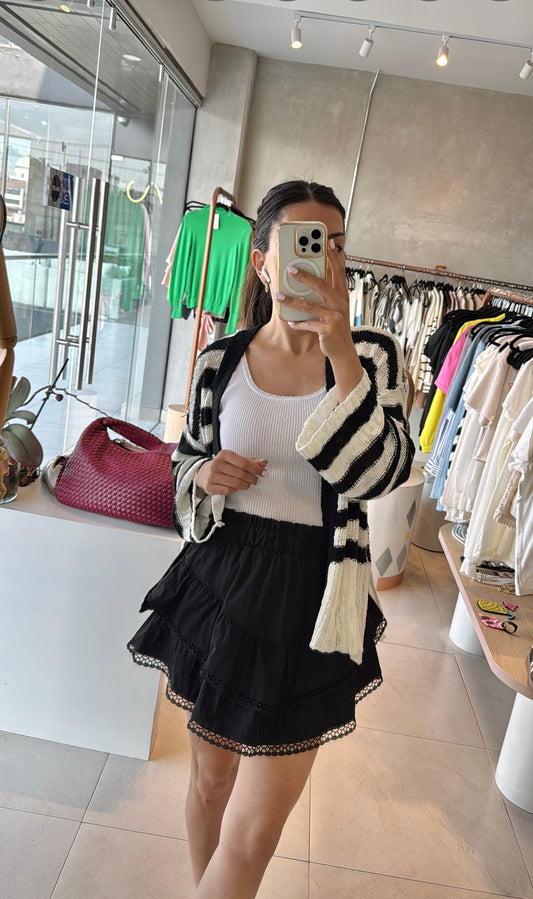 Cardigan rayado blanco y negro