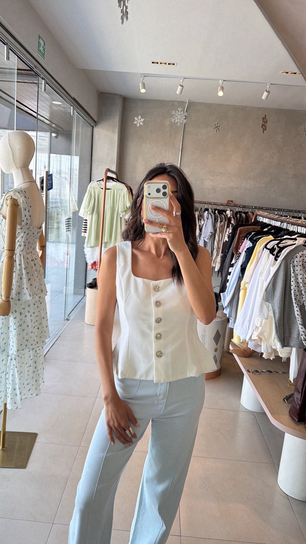 Chaleco blanco botones plateado