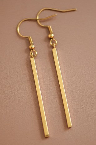 Aretes palito dorado