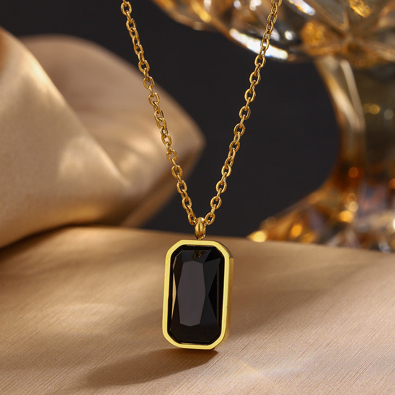 Collar piedra negra