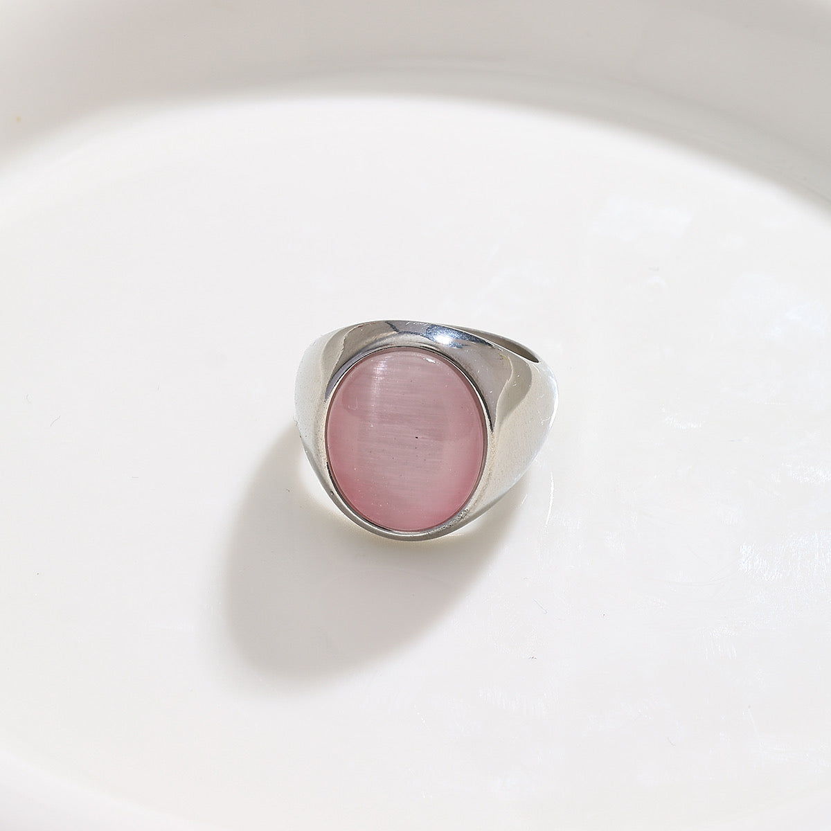 Anillo plateado con lila