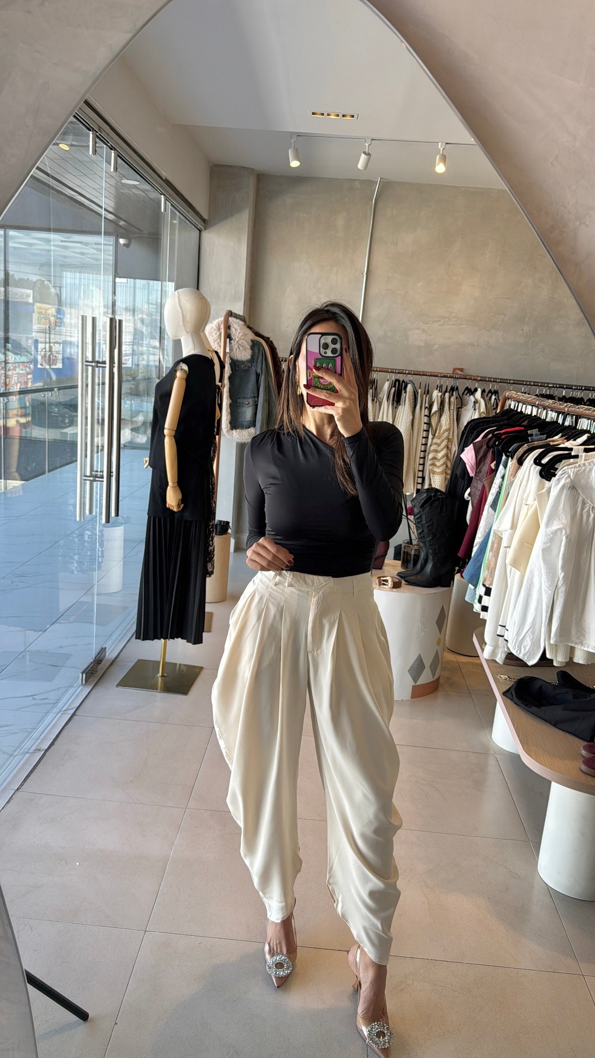 Pantalón balloon beige bolsillos