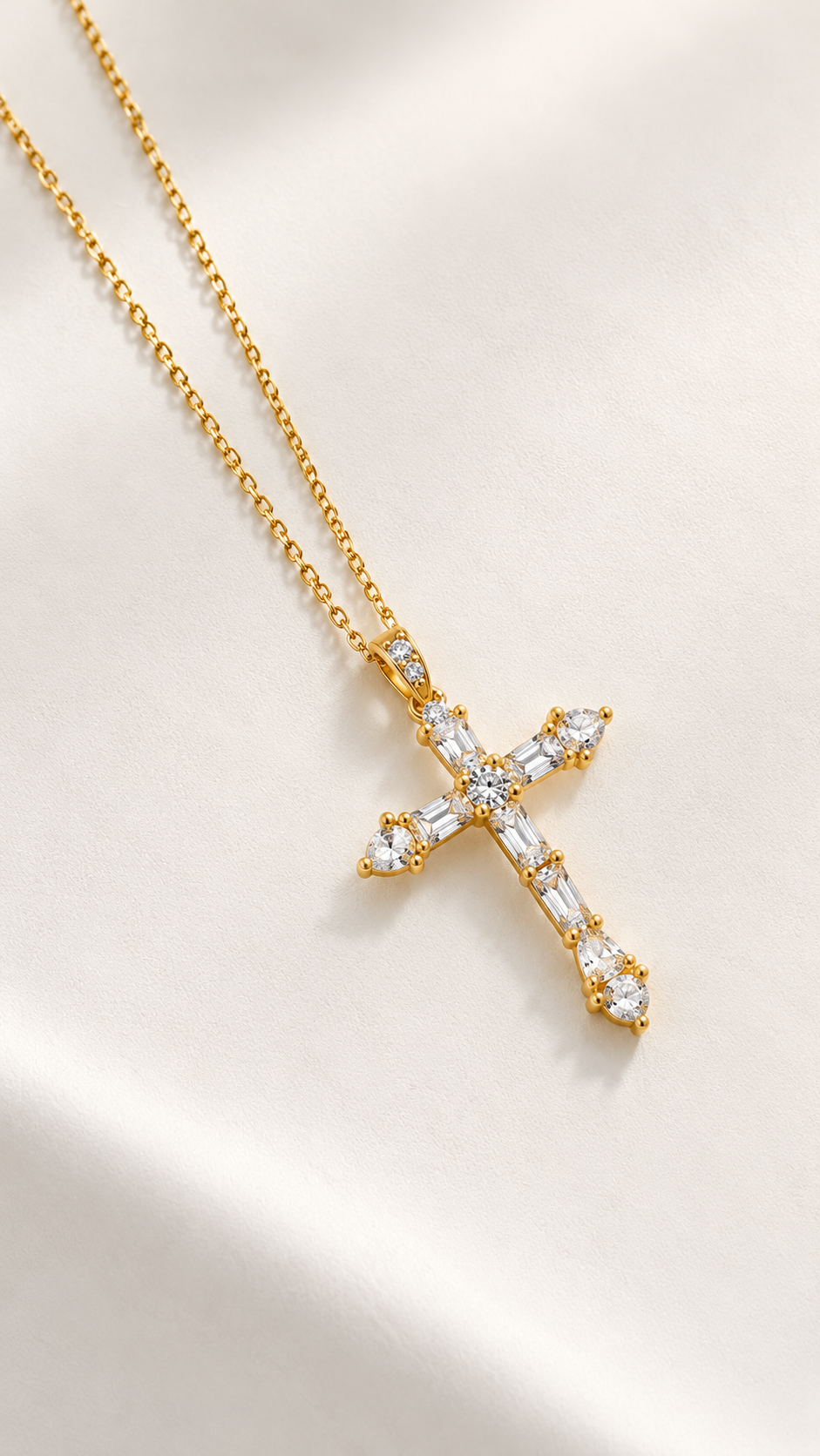 Collar cruz con brillos