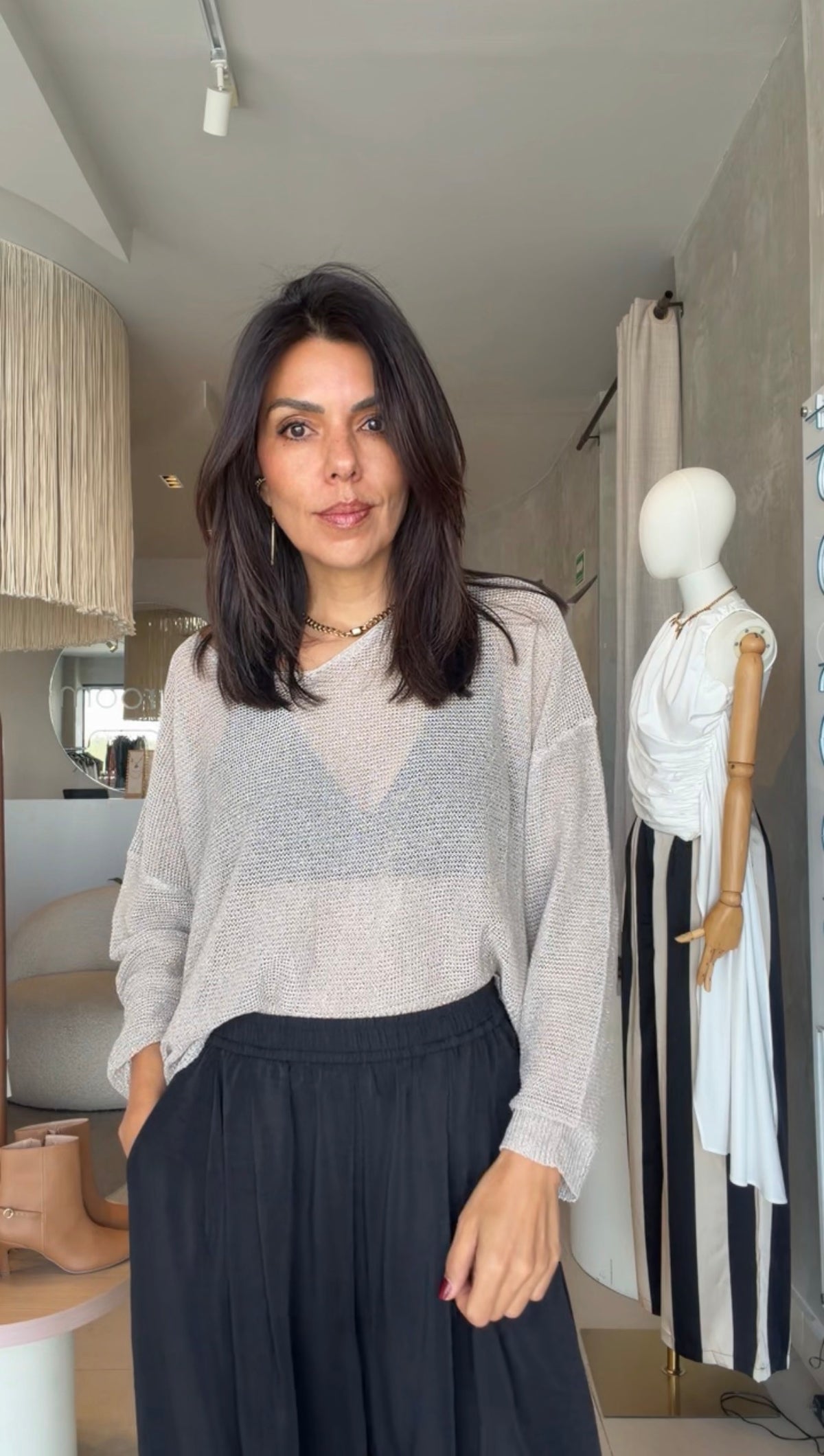 Blusa calada beige