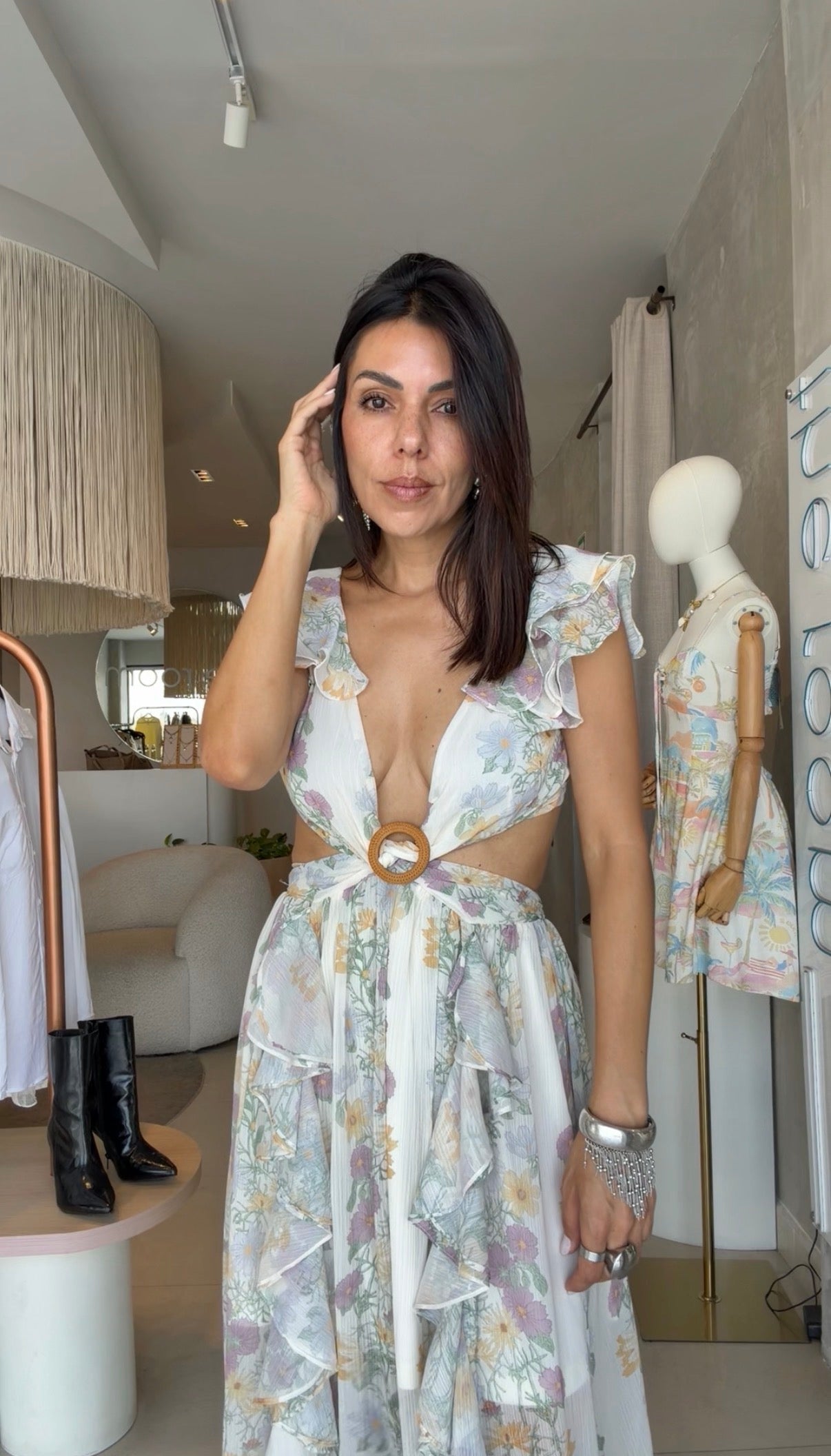 Vestido flores cut out