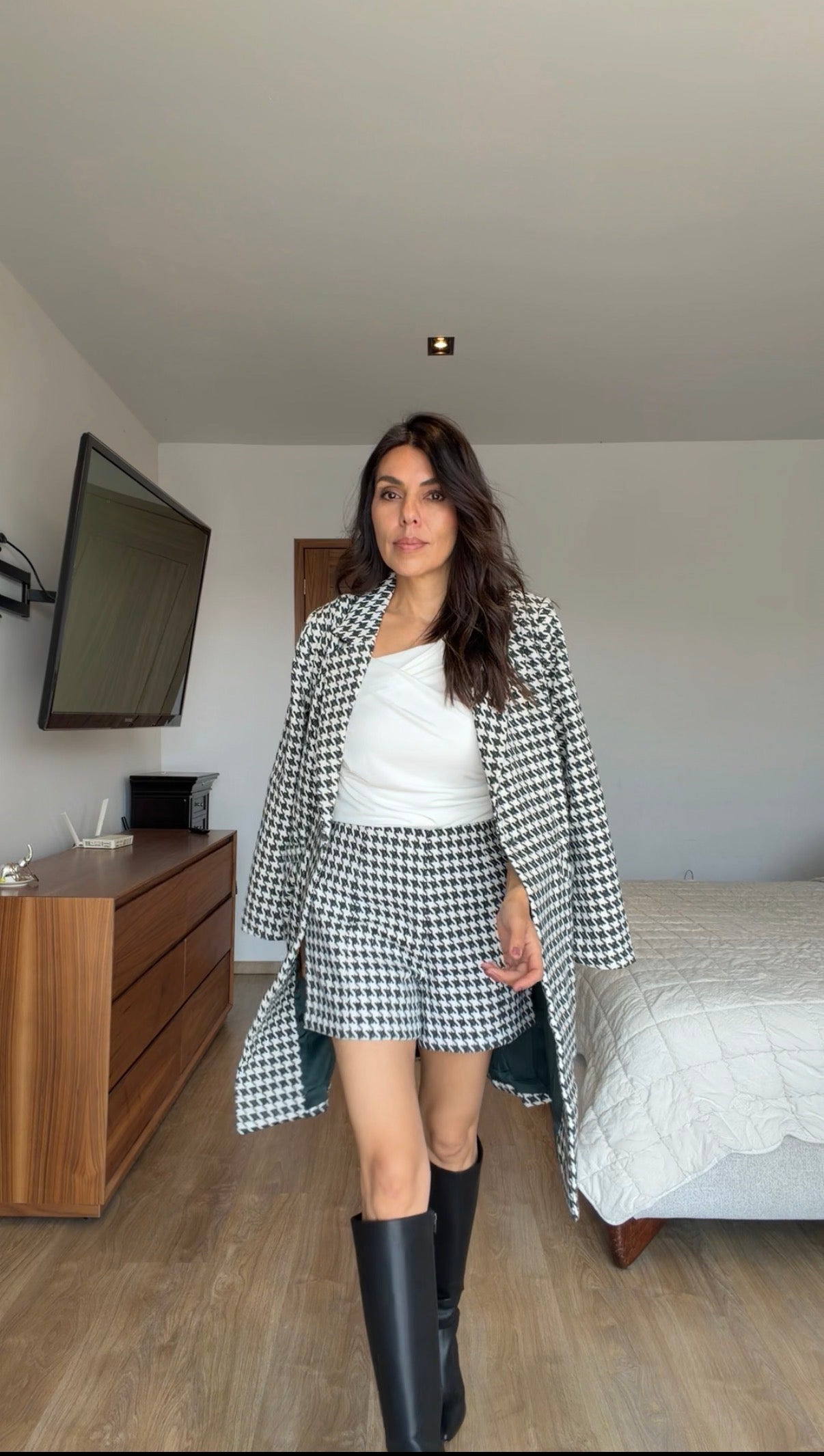 Set abrigo y short pata de gallo