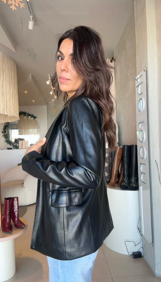 Blazer negro vinipiel