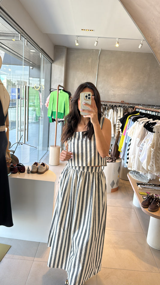 Set falda y top rayado