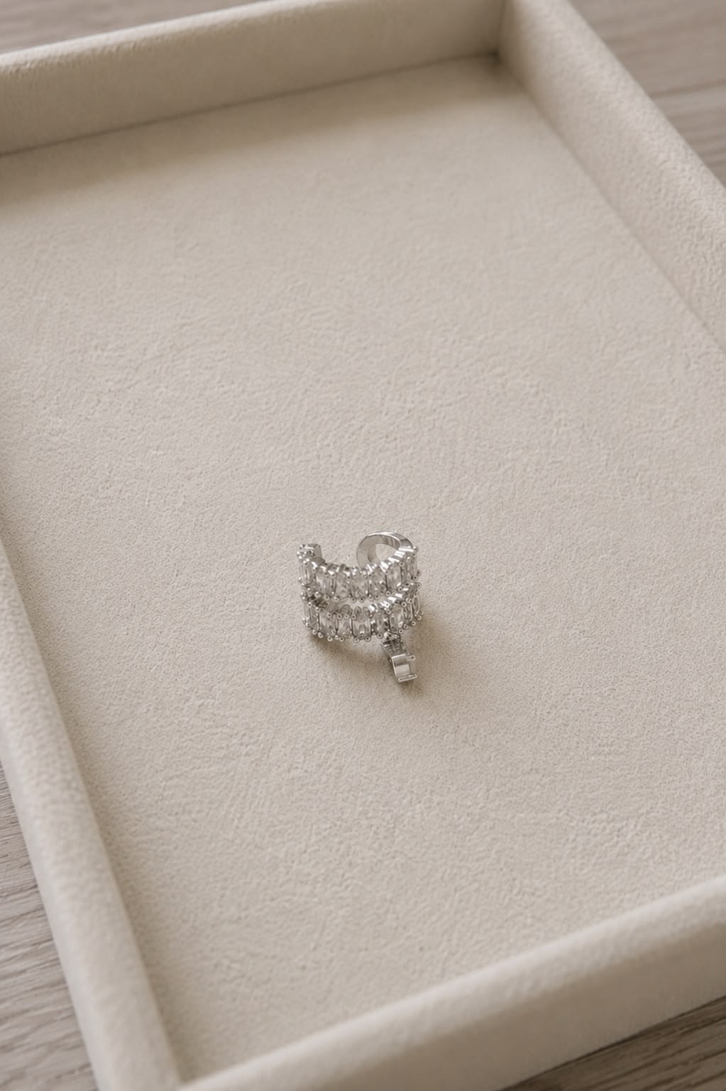 Earcuff plateado dije