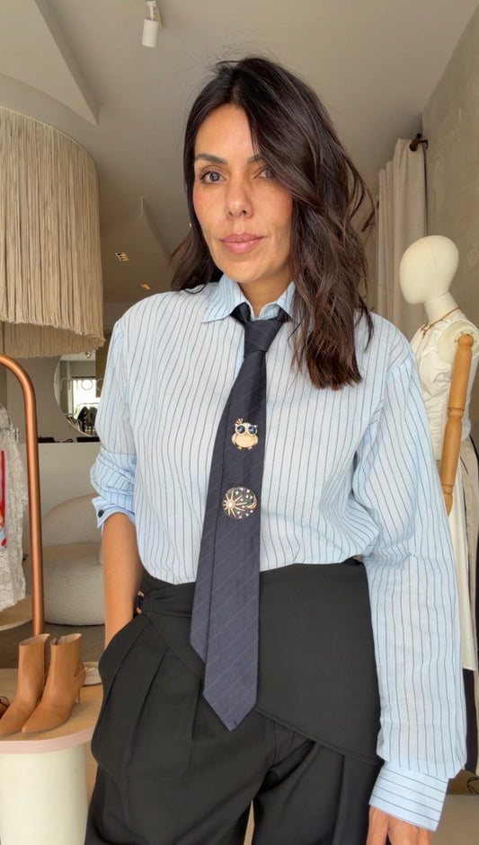 Camisa azul corbata