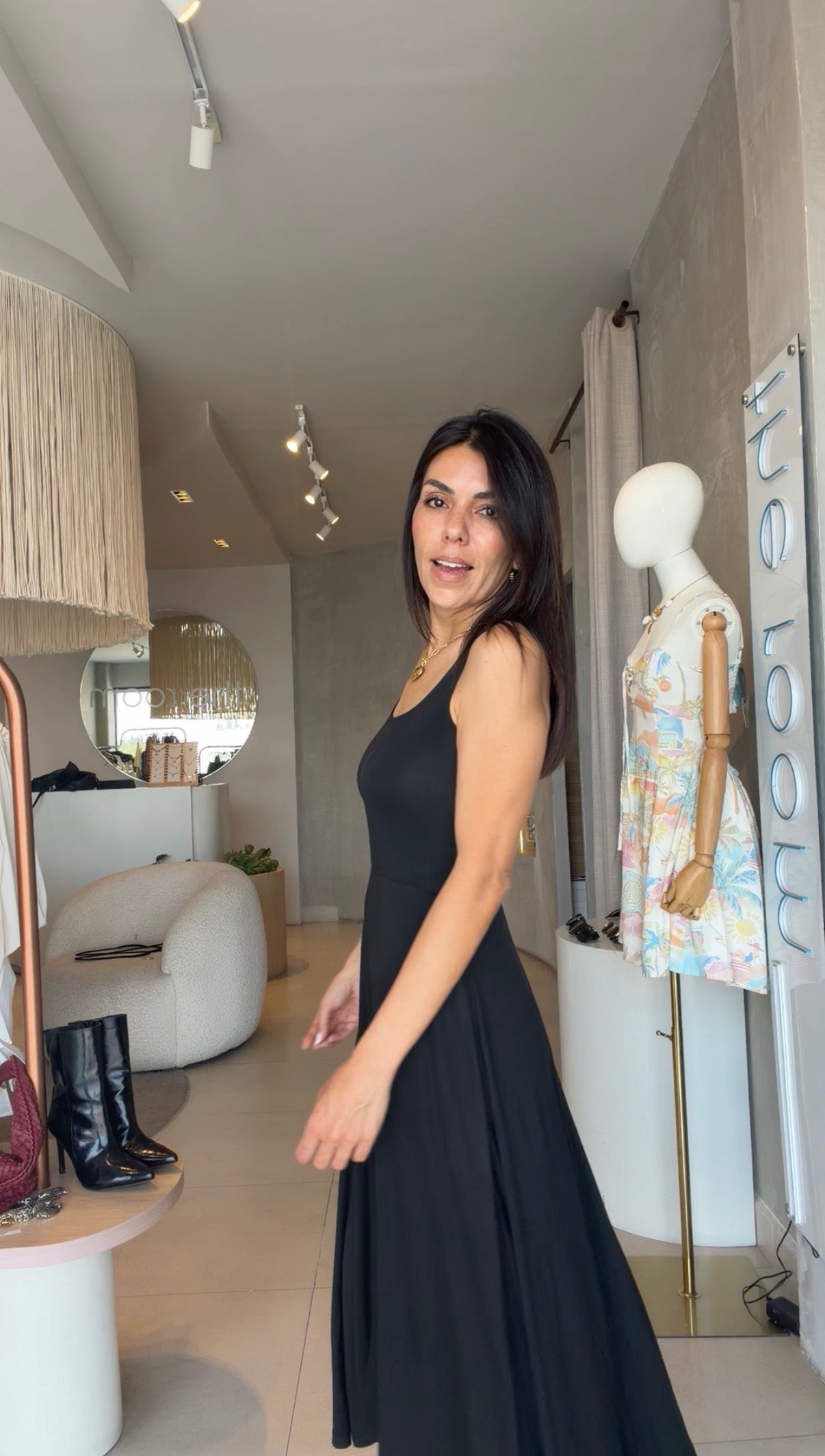 Vestido negro midi