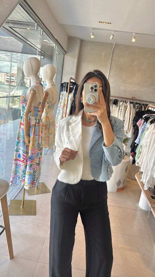Blazer denim con blanco