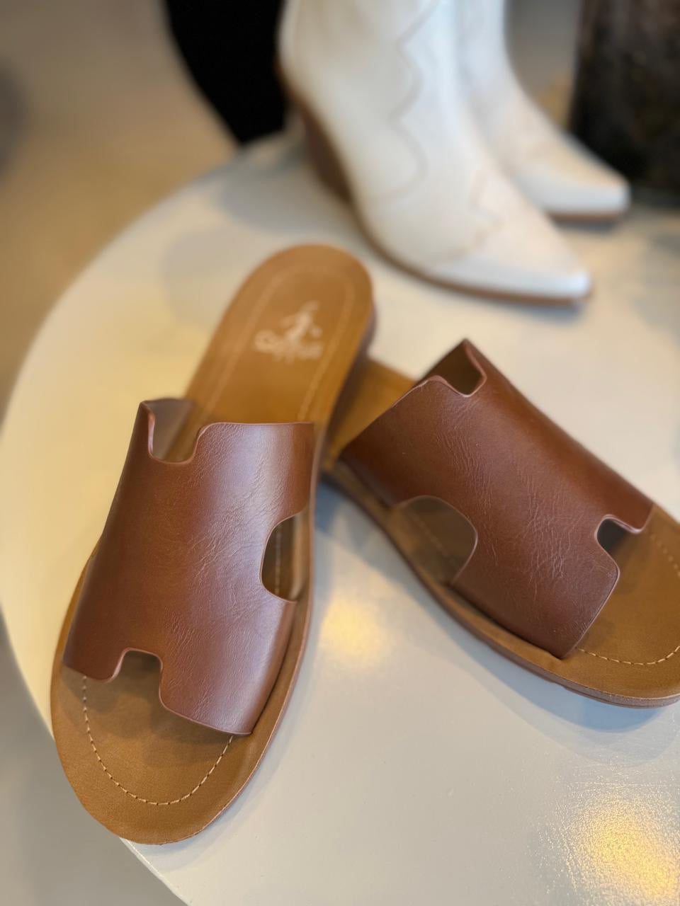 Sandalias cafes