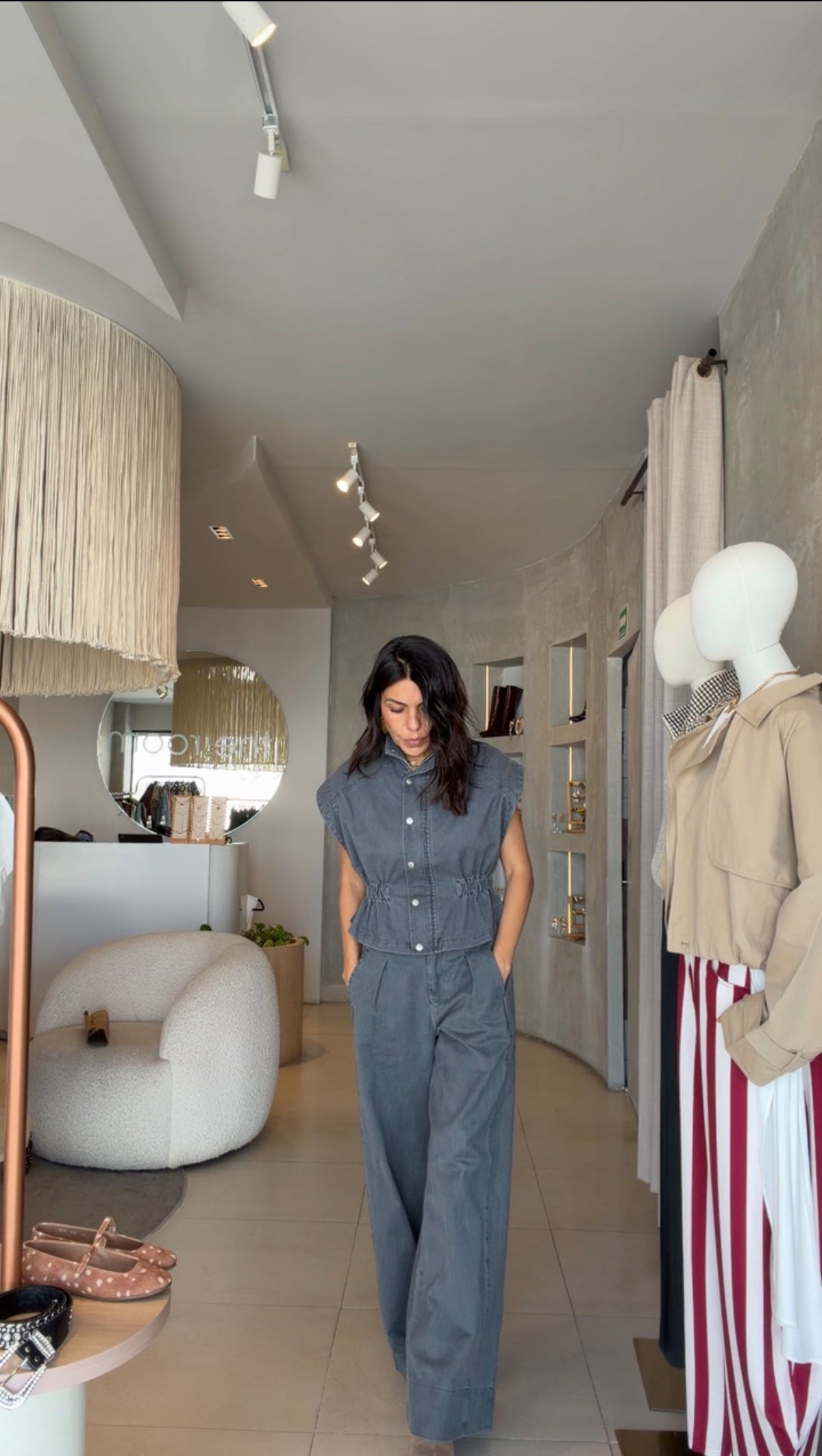 Set gris chaleco y pantalón