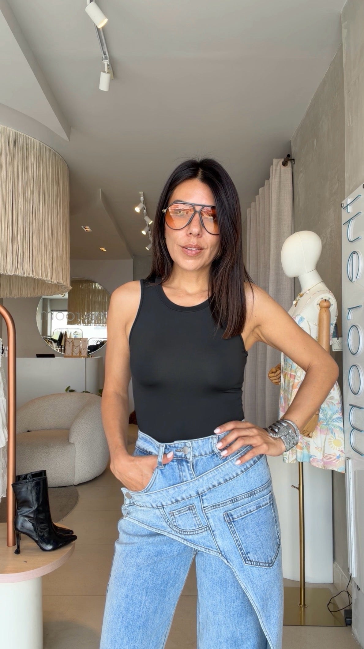 Jeans cross over
