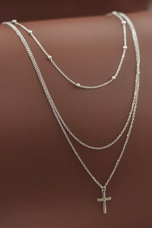 Collar triple plateado cruz