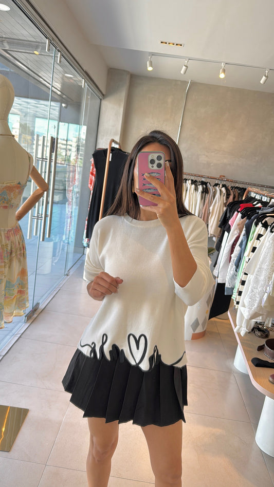 Suéter blanco corazones