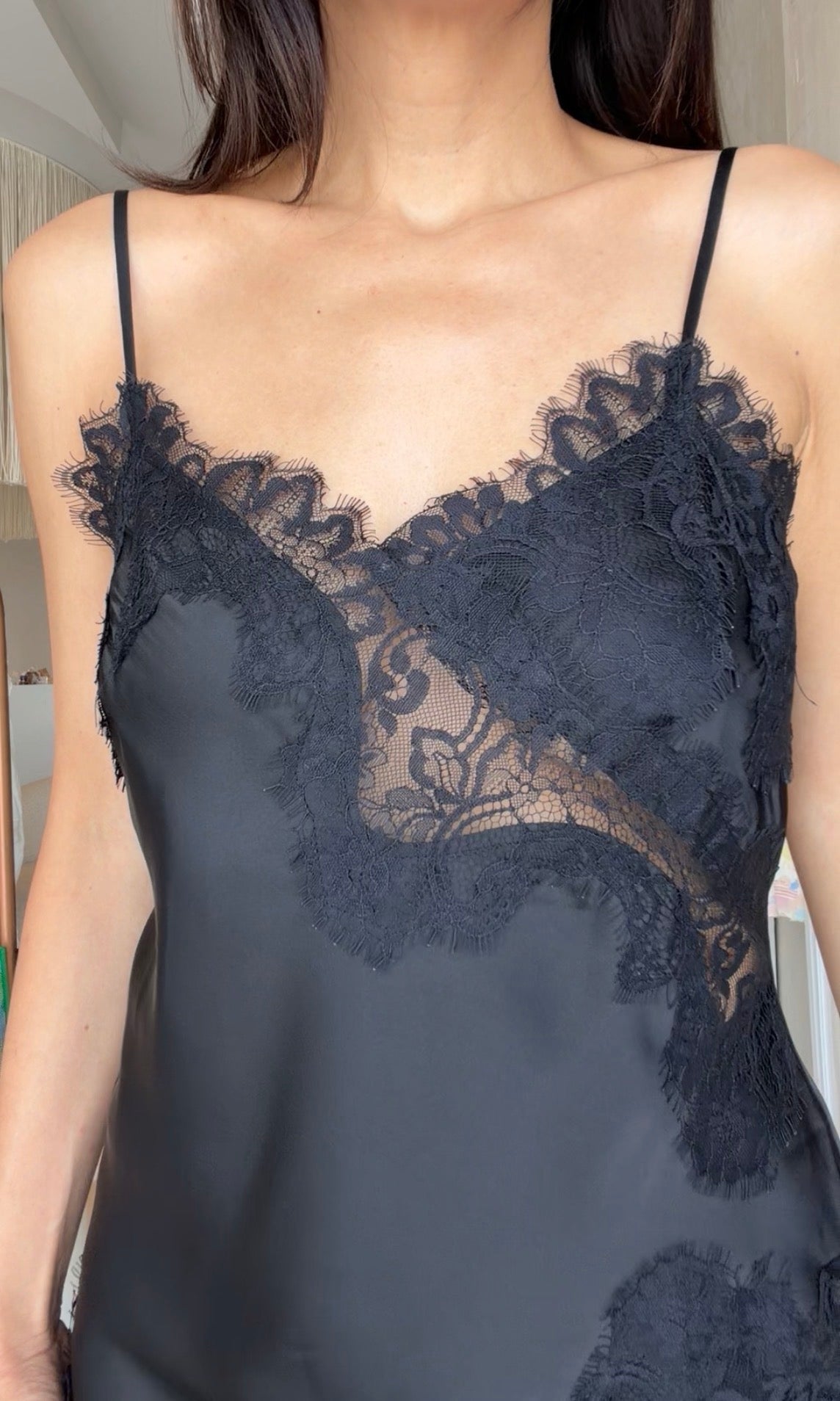 Blusa lencera negra encaje