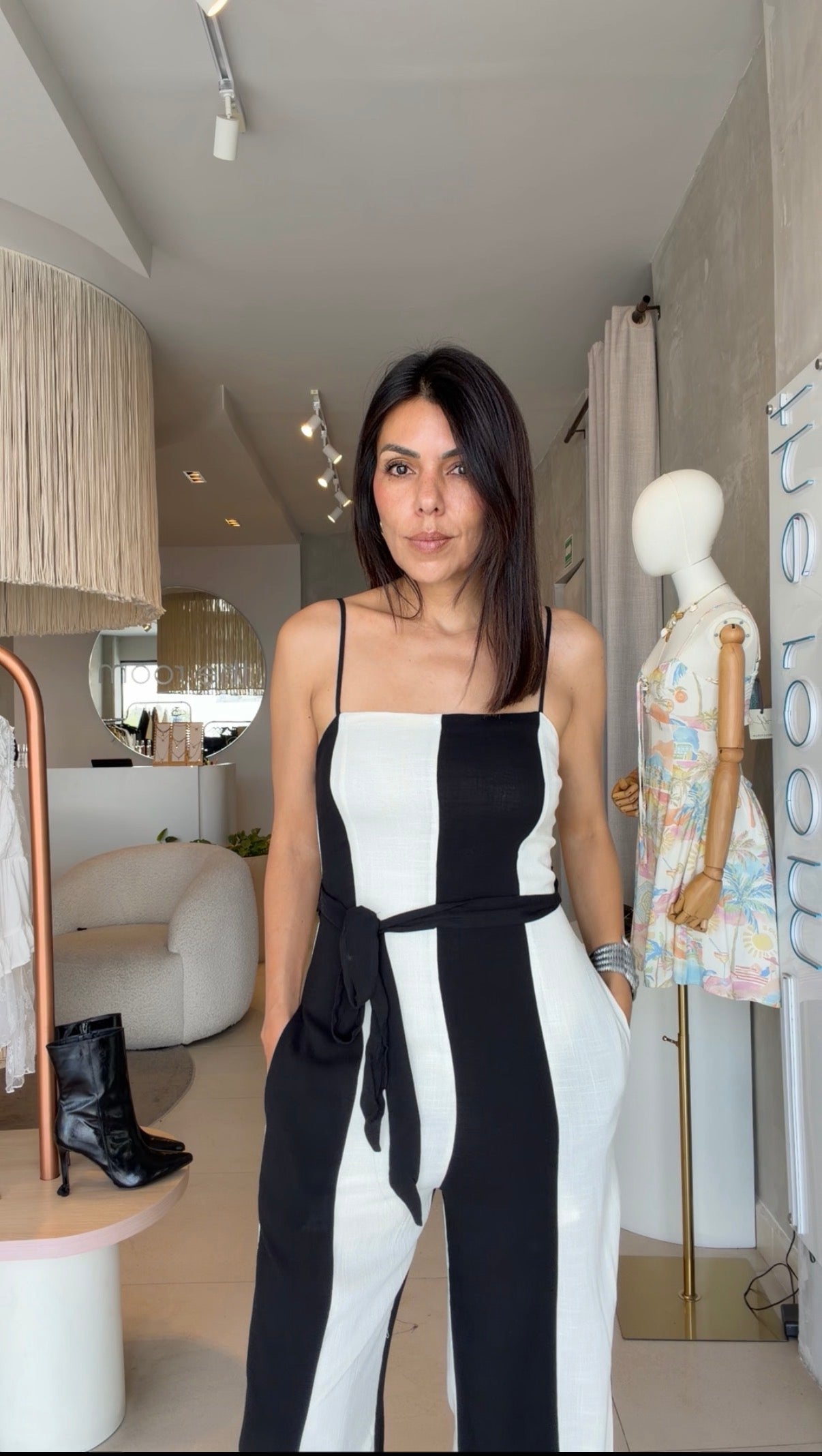 Pre order Jumpsuit negro y beige