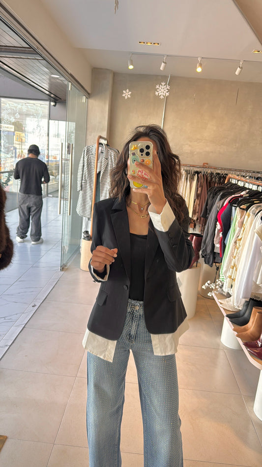 Blazer negro con blanco