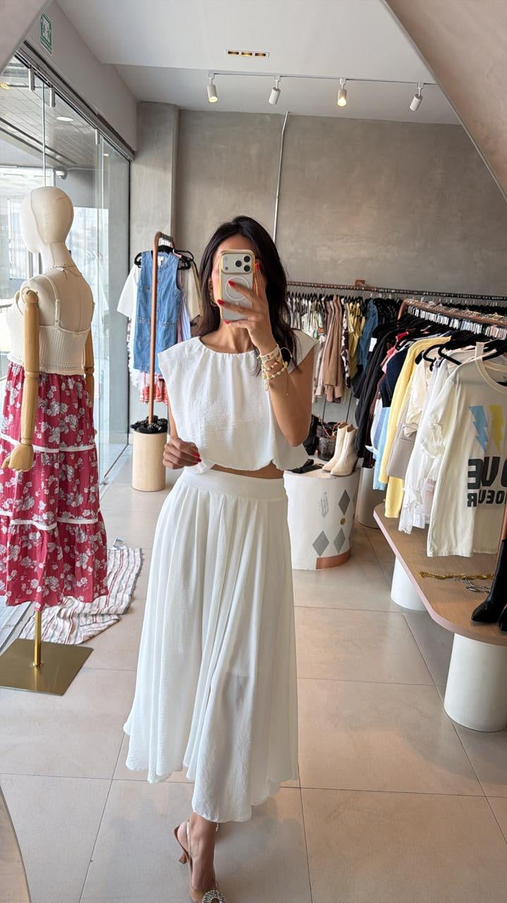 Set blanco top y falda