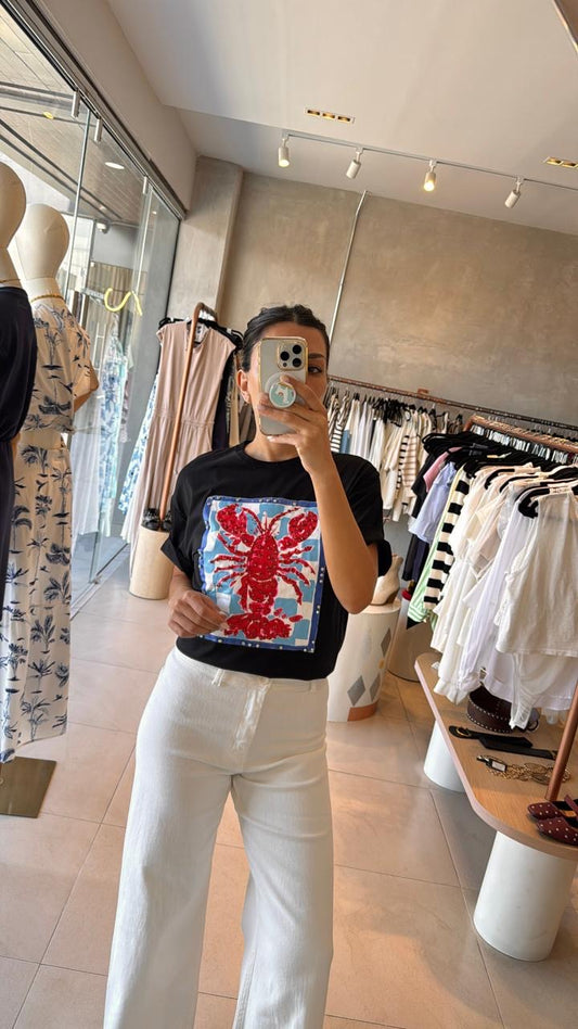 Tshirt negra langosta piedras