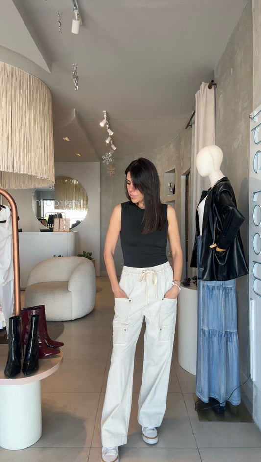 Pantalón beige side pocket