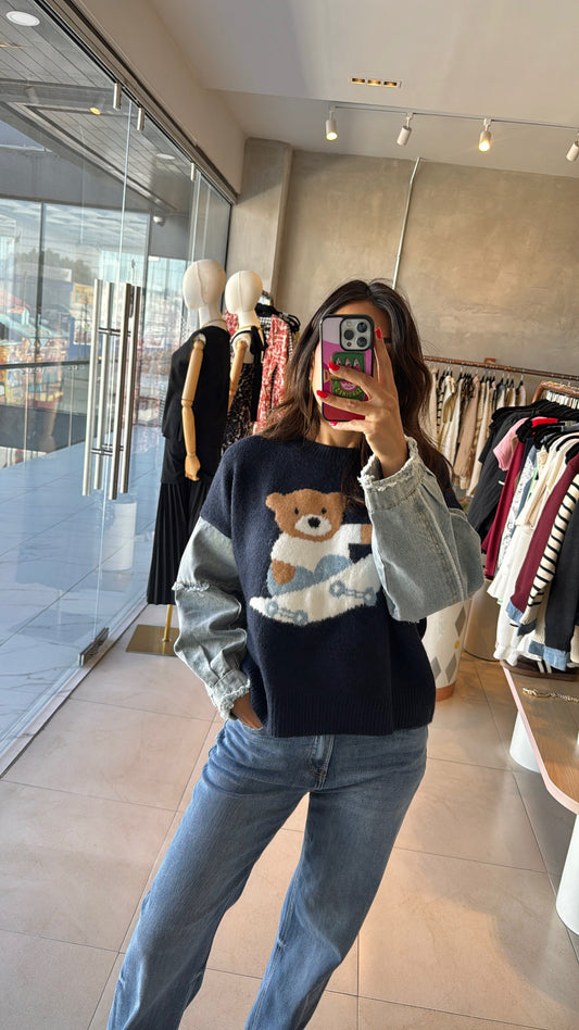 Suéter oso manga denim