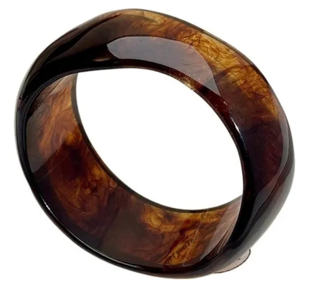 Brazalete cafe grande asimétrico