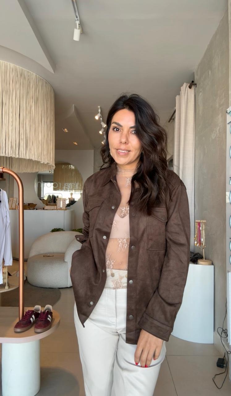 Sobre camisa suede café