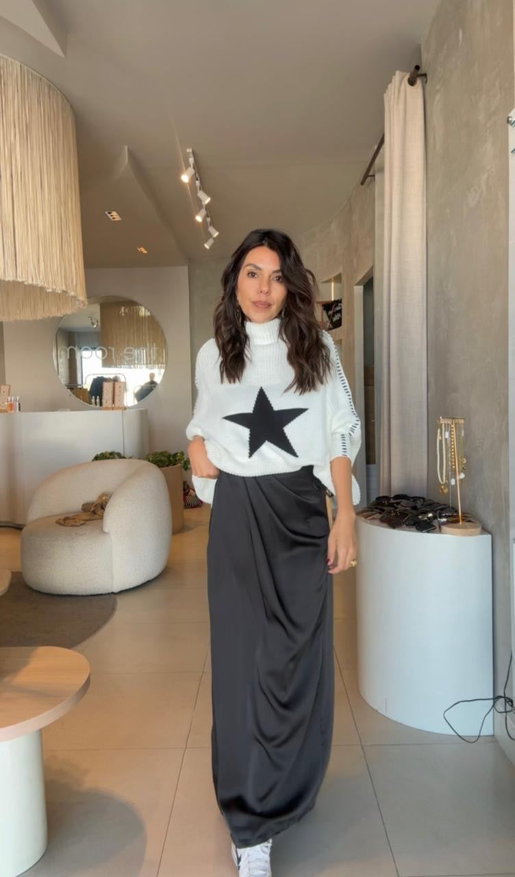 Falda negra satinada