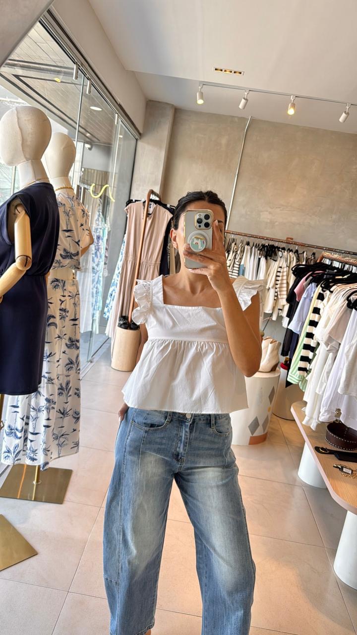 Blusa blanca manga volante