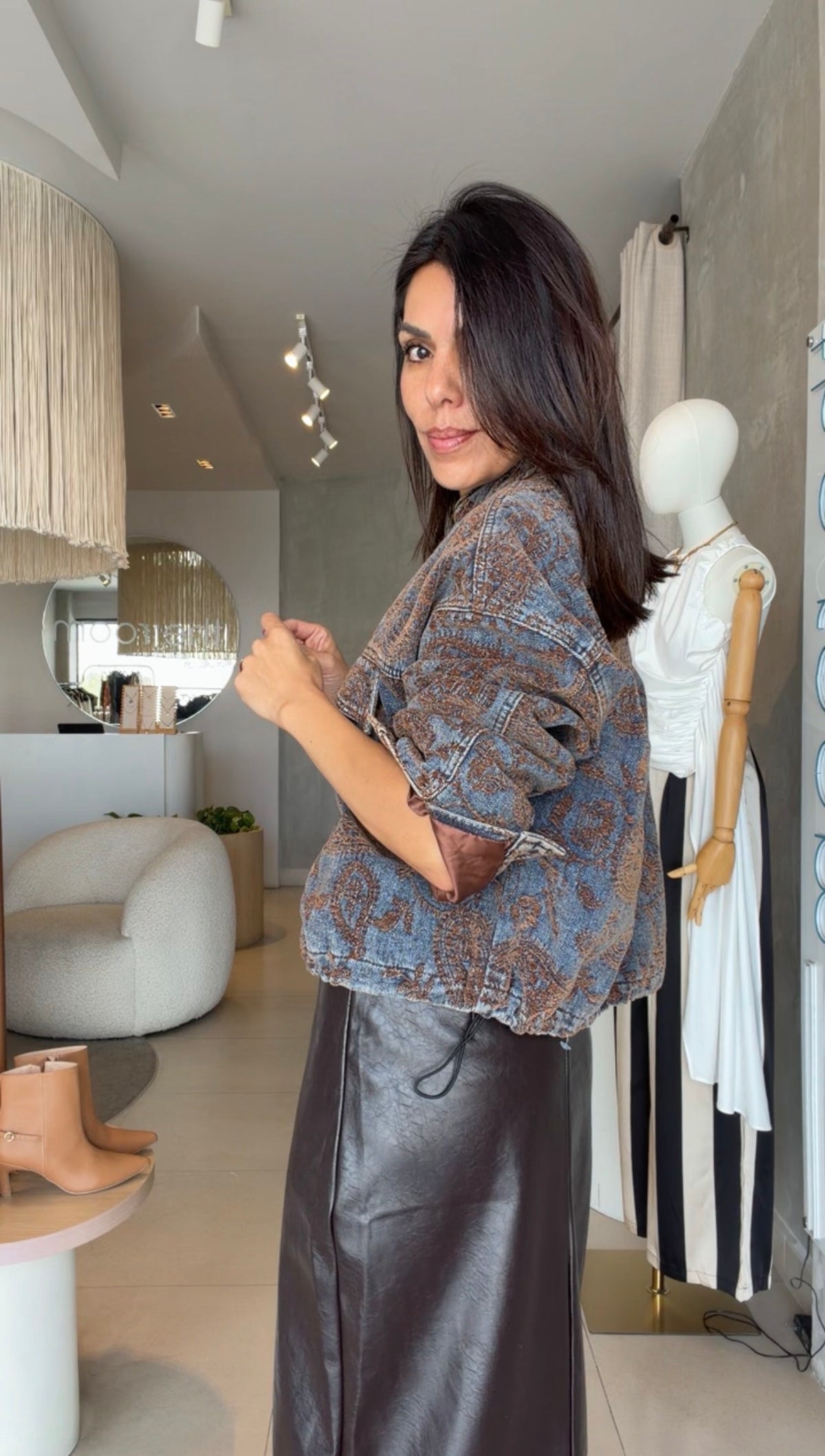 Chamarra denim con cafe