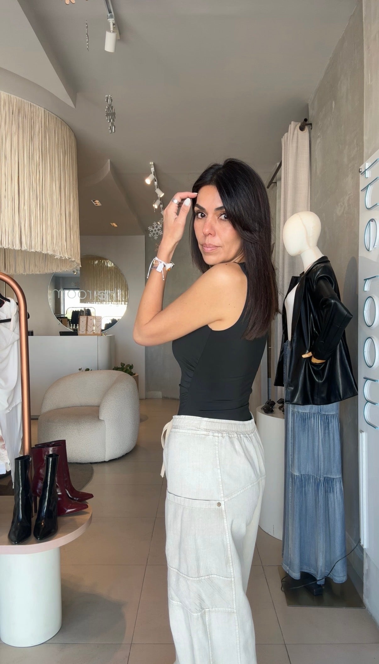 Pantalón beige side pocket