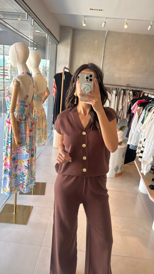 Set café chaleco y pantalón